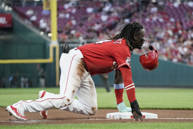 Reds Mocked on Twitter for Blowing 9-Run Lead in Loss vs. Pirates 