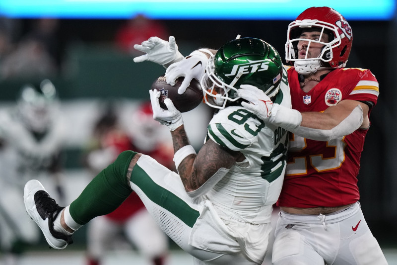 Minnesota Vikings tight end Tyler Conklin (83) is tackled by San