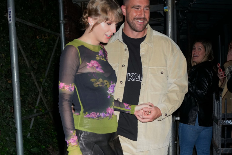 NEW YORK, NEW YORK - OCTOBER 15: Taylor Swift and Travis Kelce have dinner at Waverly Inn on October 15, 2023 in New York City. (Photo by Gotham/GC Images)