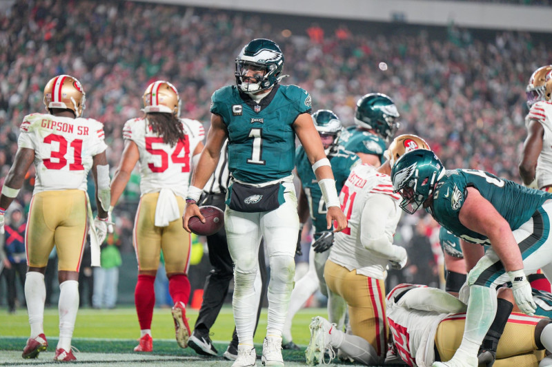 PHILADELPHIA, PA - DECEMBER 03: Philadelphia Eagles quarterback Jalen Hurts (1) scores on a tush push during the game between the San Fransisco 49ers and the Philadelphia Eagles on December 3, 2023 at Lincoln Financial Field. (Photo by Andy Lewis/Icon Sportswire via Getty Images)