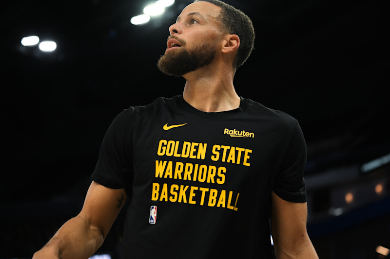 SAN FRANCISCO, CA - MARCH 7: Stephen Curry (30) of Golden State Warriors warms up before the NBA game between Chicago Bulls and Golden State Warriors at the Chase Center on March 7, 2024 in San Francisco, California, United States. (Photo by Tayfun Coskun/Anadolu via Getty Images)