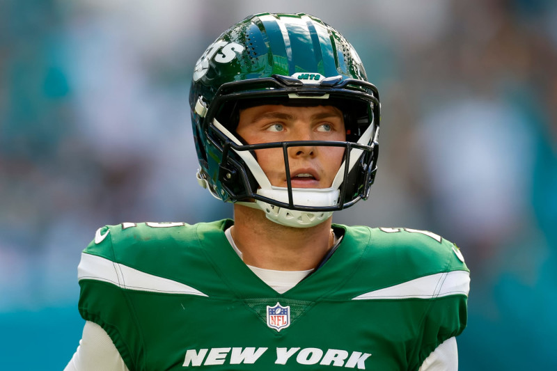 MIAMI GARDENS, FLORIDA - DECEMBER 17: Zach Wilson #2 of the New York Jets reacts in the first half during a game against the Miami Dolphins at Hard Rock Stadium on December 17, 2023 in Miami Gardens, Florida. (Photo by Brandon Sloter/Image Of Sport/Getty Images)