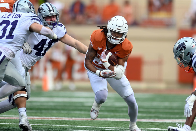 AUSTIN, TX - NOVEMBER 04: Texas Longhorns RB Jonathan Brooks runs for yardage during the college football game between the Kansas State Wildcats and the Texas Longhorns on November 4, 2023, at Darrell K Royal-Texas Memorial Stadium in Austin, TX. (Photo by John Rivera/Icon Sportswire via Getty Images)