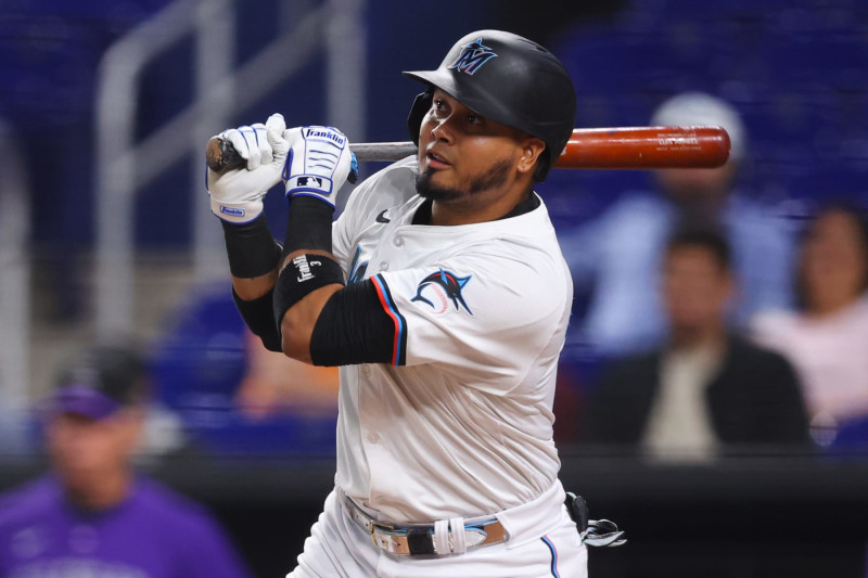 MLB Rumors: Marlins' Luis Arráez Traded to Padres for 3 Prospects 