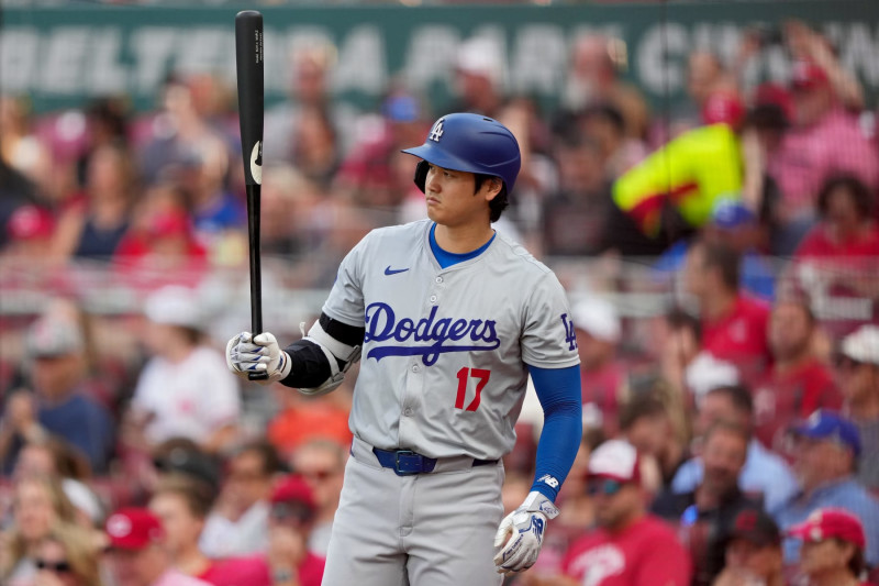 CINCINNATI, OHIO - MAY 25: Shohei Ohtani #17 of the Los Angeles Dodgers waits in the on deck circle in the first inning against the Cincinnati Reds at Great American Ball Park on May 25, 2024 in Cincinnati, Ohio. (Photo by Dylan Buell/Getty Images)