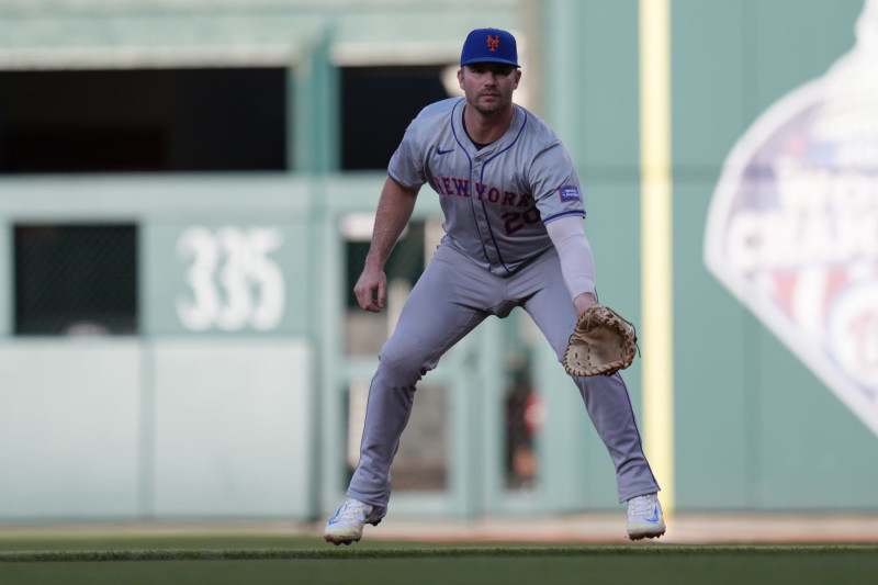 WASHINGTON, DC - JUNE 03: Pete Alonso #20 of the New York Mets waits for a pitch to the Washington Nationals during the first inning at Nationals Park on June 03, 2024 in Washington, DC. (Photo by Jess Rapfogel/Getty Images)