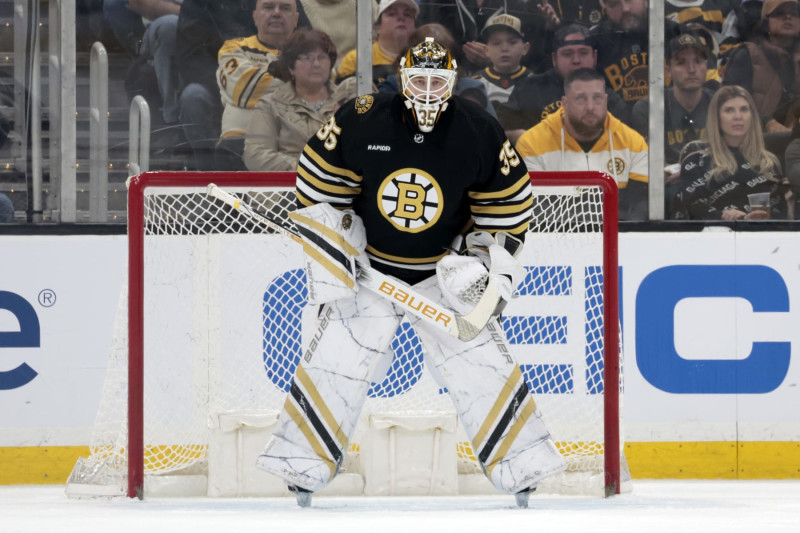 Boston Bruins goaltender Linus Ullmark