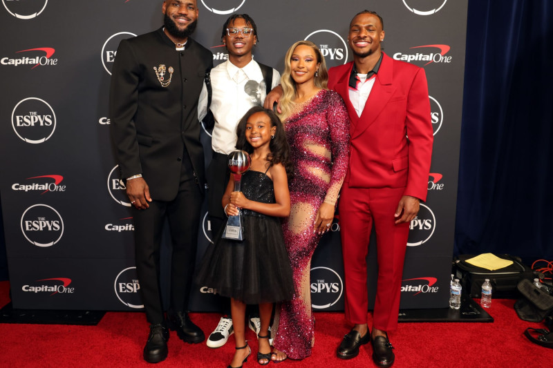 HOLLYWOOD, CALIFORNIA - JULY 12: (L-R) LeBron James, winner of Best Record-Breaking Performance, Bryce James, Zhuri James, Savannah James, and Bronny James attend The 2023 ESPY Awards at Dolby Theatre on July 12, 2023 in Hollywood, California. (Photo by Kevin Mazur/Getty Images)