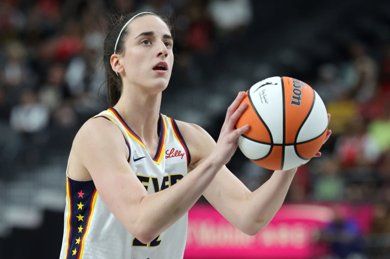 LAS VEGAS, NEVADA - JULY 02: Caitlin Clark #22 of the Indiana Fever shoots a free throw against the Las Vegas Aces in the first quarter of their game at T-Mobile Arena on July 02, 2024 in Las Vegas, Nevada. The Aces defeated the Fever 88-69. NOTE TO USER: User expressly acknowledges and agrees that, by downloading and or using this photograph, User is consenting to the terms and conditions of the Getty Images License Agreement. (Photo by Ethan Miller/Getty Images)