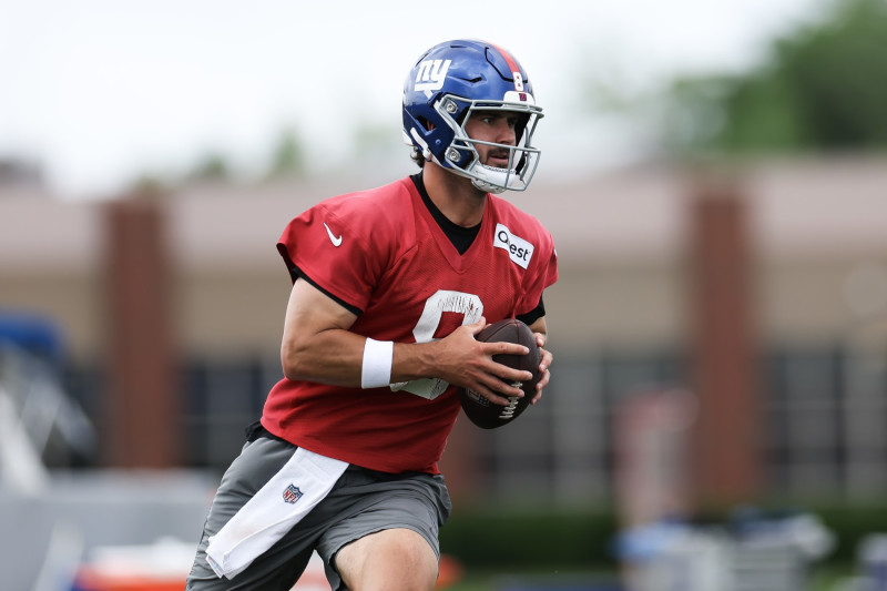 EAST RUTHERFORD, NEW JERSEY - JUNE 06: Daniel Jones #8 of the New York Giants participates in drills during New York Giants OTA Offseason Workouts at NY Giants Quest Diagnostics Training Center on June 06, 2024 in East Rutherford, New Jersey.  (Photo by Luke Hales/Getty Images)