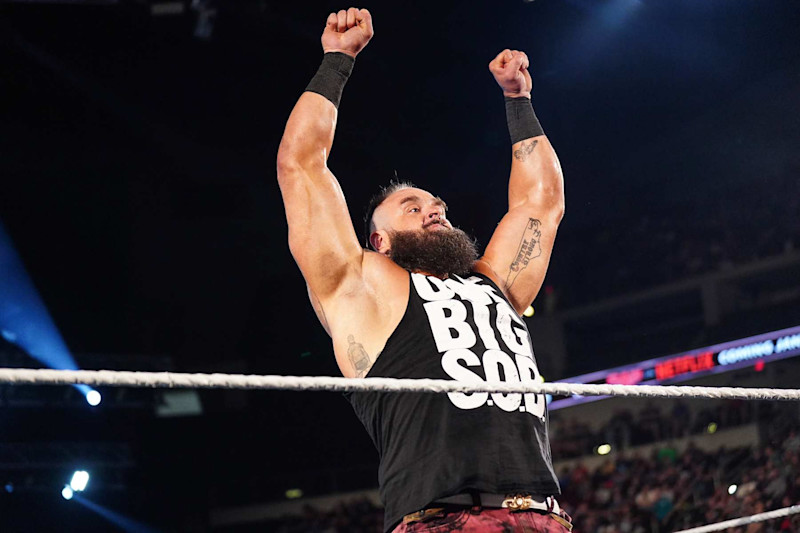 HERSHEY, PENNSYLVANIA - 3 DE JUNIO: Braun Strowman entra al ring durante Monday Night RAW en el Giant Center el 3 de junio de 2024 en Hershey, Pennsylvania. (Foto de WWE/Getty Images)