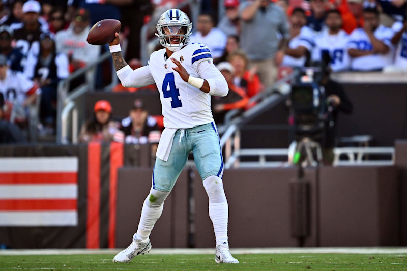 CLEVELAND, OHIO - SEPTEMBER 08: Dak Prescott #4 of the Dallas Cowboys passes the ball in the first half of the game against the Cleveland Browns at Cleveland Browns Stadium on September 08, 2024 in Cleveland, Ohio. (Photo by Jason Miller/Getty Images)