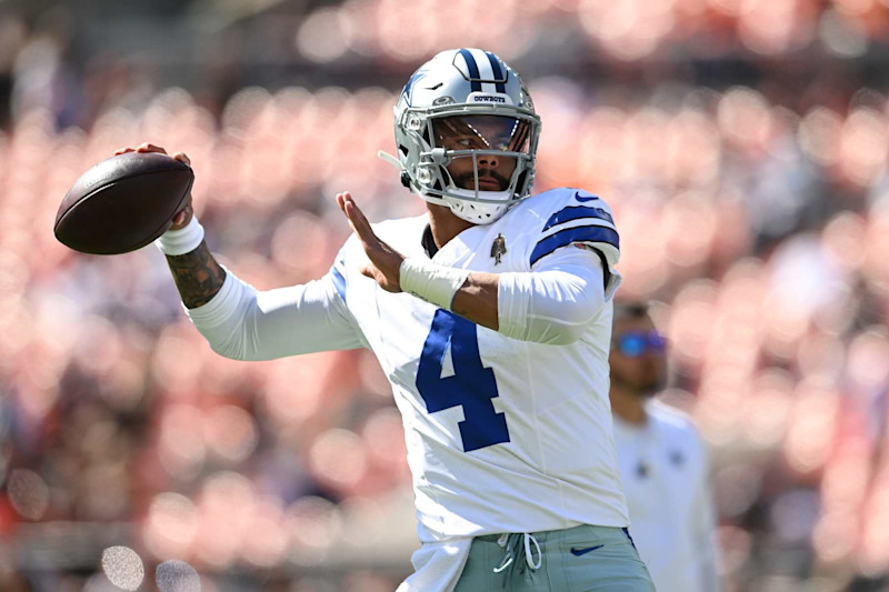 CLEVELAND, OHIO - SEPTEMBER 08: Dak Prescott #4 of the Dallas Cowboys warms up before the game against the Cleveland Browns at Cleveland Browns Stadium on September 08, 2024 in Cleveland, Ohio. (Photo by Nick Cammett/Getty Images)