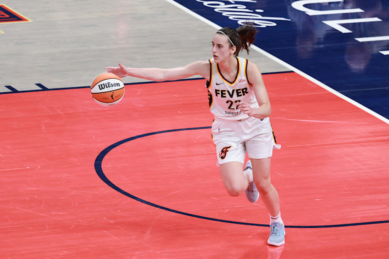 INDIANAPOLIS, IN - SEPTEMBER 06: Indiana Fever guard Caitlin Clark (22) brings the ball up court against the Minnesota Lynx on September 6, 2024, at Gainbridge Fieldhouse in Indianapolis, Indiana. (Photo by Brian Spurlock/Icon Sportswire via Getty Images)