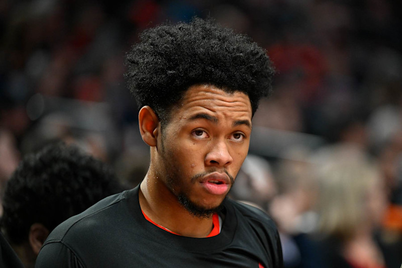 PORTLAND, OREGON - MARCH 22: Anfernee Simons #1 of the Portland Trail Blazers looks on during the first quarter of the game against the LA Clippers at the Moda Center on March 22, 2024 in Portland, Oregon. The LA Clippers won 125-117. NOTE TO USER: User expressly acknowledges and agrees that, by downloading and or using this photograph, User is consenting to the terms and conditions of the Getty Images License Agreement. (Photo by Alika Jenner/Getty Images)