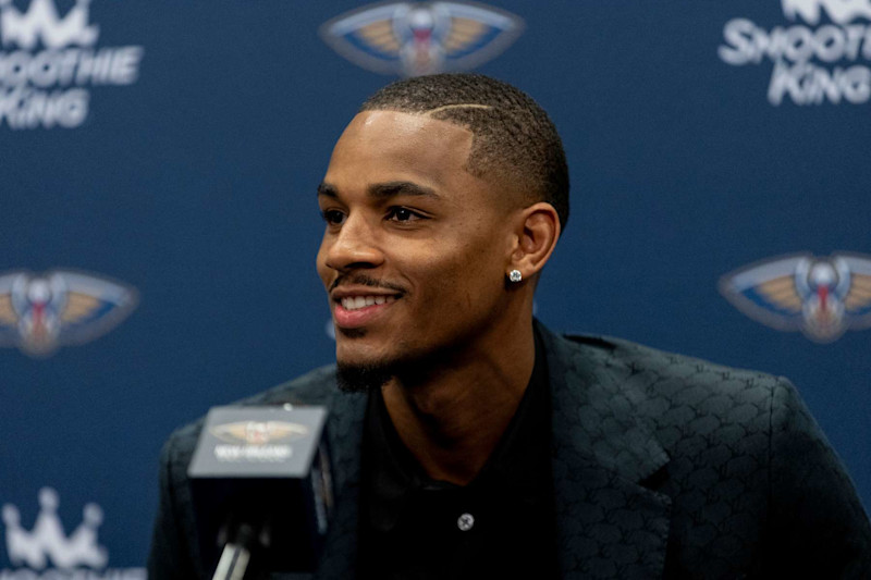 NEW ORLEANS, LA - July 9, 2024:Dejounte Murray talks to the media during the New Orleans Pelicans introductory press conference for Dejounte Murray  at Ochsner Sports Performance Center in Metairie, Louisiana. NOTE TO USER: User expressly acknowledges and agrees that, by downloading and or using this Photograph, user is consenting to the terms and conditions of the Getty Images License Agreement. Mandatory Copyright Notice: Copyright 2023 NBAE (Photo by Derick Hingle/NBAE via Getty Images)