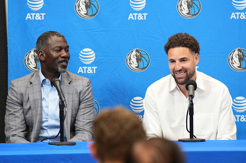 DALLAS TX - JULY 9: The Dallas Mavericks Klay Thompson, talks to the meida during a press conference on July 9, 2024 at American Airlines Arena in Dallas Texas. NOTE TO USER: User expressly acknowledges and agrees that, by downloading and or using this photograph, user is consenting to the terms and conditions of the Getty Images License Agreement. Mandatory Copyright Notice: Copyright 2024 NBAE (Photos by Glenn James/NBAE via Getty Images)