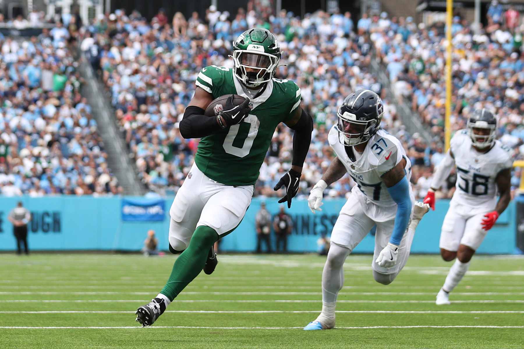Video: 20-Year-Old Jets RB Braelon Allen Sets NFL Records with TD 