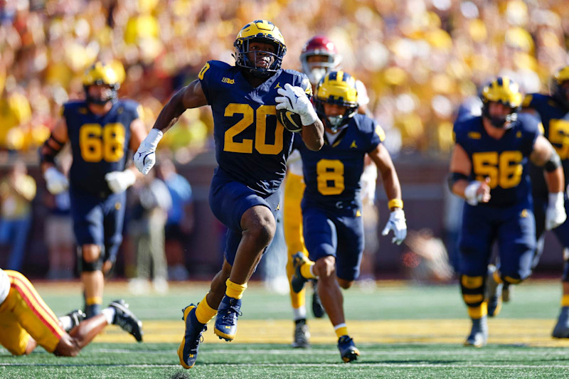 ANN ARBOR, MICHIGAN - SEPTEMBER 21: Kalel Mullings #20 of the Michigan Wolverines runs with the ball for a touchdown in the first quarter during a game against the USC Trojans at Michigan Stadium on September 21, 2024 in Ann Arbor, Michigan. (Photo by Brandon Sloter/Getty Images)