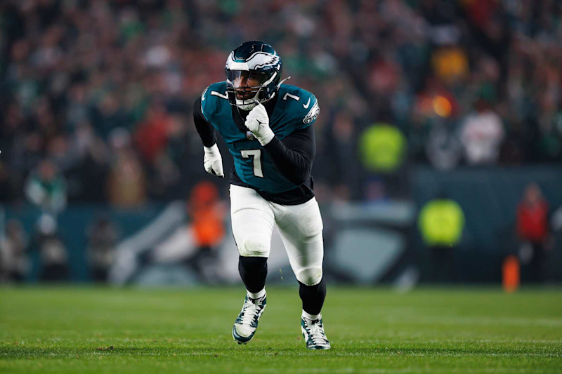 PHILADELPHIA, PENNSYLVANIA - DECEMBER 03: Haason Reddick #7 of the Philadelphia Eagles runs around the edge during an NFL football game against the San Francisco 49ers at Lincoln Financial Field on December 3, 2023 in Philadelphia, Pennsylvania. (Photo by Ryan Kang/Getty Images)