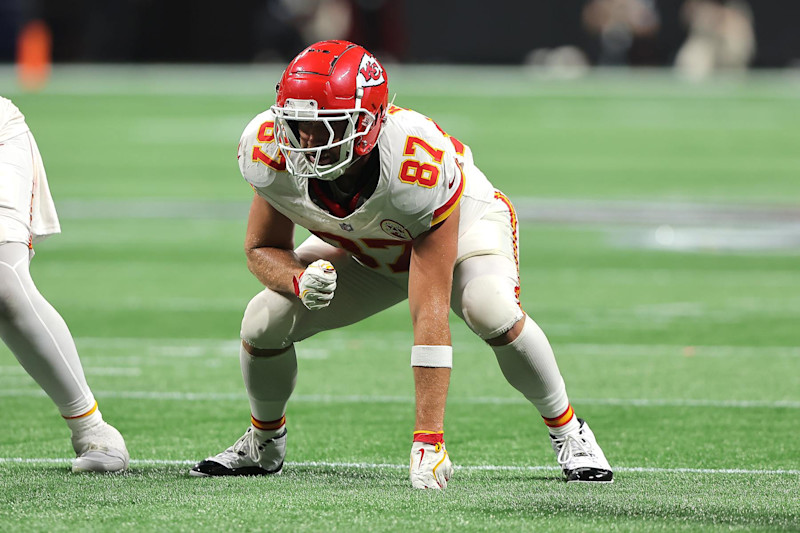 ATLANTA, GA - SEPTEMBER 22: Kansas City Chiefs tight end Travis Kelce (87) during the Sunday evening NFL game between the Atlanta Falcons and the Kansas City Chiefs on September 22, 2024 at the Mercedes-Benz Stadium in Atlanta, Georgia.   (Photo by David J. Griffin/Icon Sportswire via Getty Images)