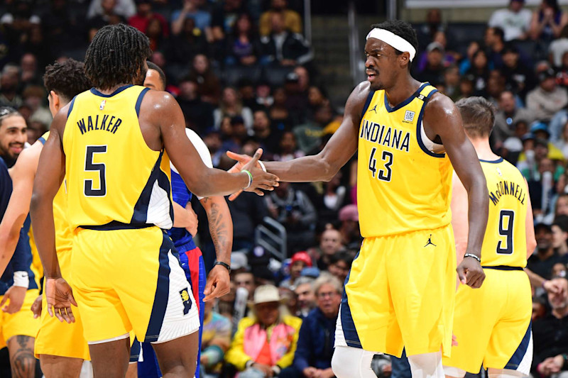 LOS ANGELES, CA - MARCH 25:  Jarace Walker #5 and Pascal Siakam #43 of the Indiana Pacers high five during the game against the LA Clippers on March 25, 2024 at Crypto.Com Arena in Los Angeles, California. NOTE TO USER: User expressly acknowledges and agrees that, by downloading and/or using this Photograph, user is consenting to the terms and conditions of the Getty Images License Agreement. Mandatory Copyright Notice: Copyright 2024 NBAE (Photo by Adam Pantozzi/NBAE via Getty Images)