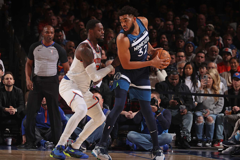 NEW YORK, NY - JANUARY 1: Karl-Anthony Towns #32 of the Minnesota Timberwolves handles the ball during the game against the New York Knicks on January 1, 2024 at Madison Square Garden in New York City, New York.  NOTE TO USER: User expressly acknowledges and agrees that, by downloading and or using this photograph, User is consenting to the terms and conditions of the Getty Images License Agreement. Mandatory Copyright Notice: Copyright 2024 NBAE  (Photo by Nathaniel S. Butler/NBAE via Getty Images)