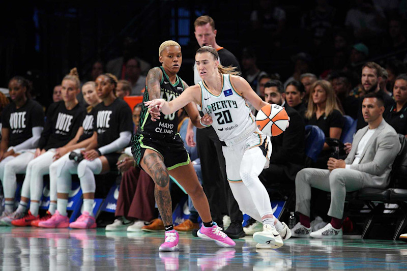 NEW YORK, NEW YORK - SEPTEMBER 15: Sabrina Ionescu #20 of the New York Liberty dribbles the ball against the Minnesota Lynx at Barclays Center on September 15, 2024 in New York City. NOTE TO USER: User expressly acknowledges and agrees that, by downloading and or using this photograph, User is consenting to the terms and conditions of the Getty Images License Agreement. (Photo by Evan Bernstein/Getty Images)