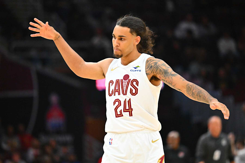 CLEVELAND, OHIO - 8 DE OCTUBRE: Jaylon Tyson #24 de los Cleveland Cavaliers celebra durante la segunda mitad de un partido de pretemporada contra los Chicago Bulls en el Rocket Mortgage Fieldhouse el 8 de octubre de 2024 en Cleveland, Ohio. Los Bulls derrotaron a los Cavaliers 116-112. NOTA PARA EL USUARIO: El usuario reconoce y acepta expresamente que, al descargar o usar esta fotografía, acepta los términos y condiciones del Acuerdo de licencia de Getty Images. (Foto de Jason Miller/Getty Images)