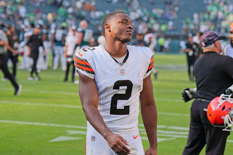 PHILADELPHIA, PA - OCTOBER 13: Cleveland Browns wide receiver Amari Cooper (2) looks on during the game between the Philadelphia Eagles and the Cleveland Browns on October 13, 2024 at Lincoln Financial Field in Philadelphia, PA. (Photo by Andy Lewis/Icon Sportswire via Getty Images)