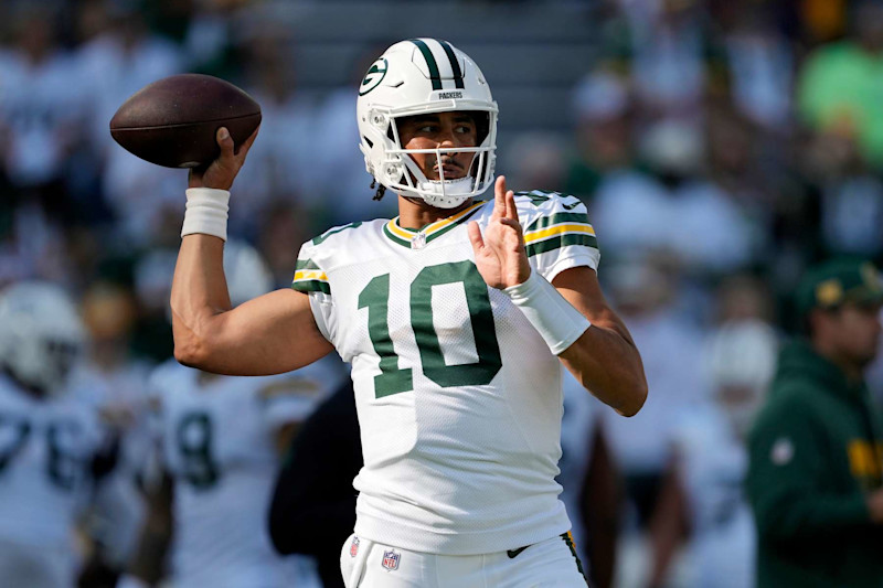 GREEN BAY, WISCONSIN - OCTOBER 20: Jordan Love #10 of the Green Bay Packers warms up prior to a game against the Houston Texans at Lambeau Field on October 20, 2024 in Green Bay, Wisconsin. (Photo by Patrick McDermott/Getty Images)