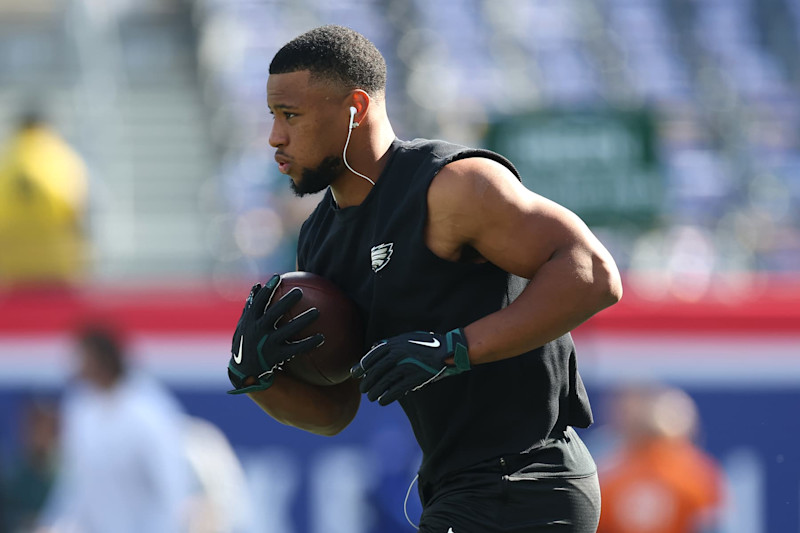 EAST RUTHERFORD, NEW JERSEY - OCTOBER 20: Saquon Barkley #26 of the Philadelphia Eagles warms up prior to the game against the New York Giants at MetLife Stadium on October 20, 2024 in East Rutherford, New Jersey. (Photo by Luke Hales/Getty Images)