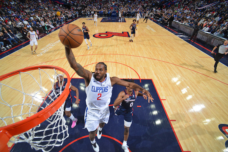 PHILADELPHIA, PA - MARCH 27: Kawhi Leonard #2 of the LA Clippers dunks the ball during the game against the Philadelphia 76ers on March 27, 2024 at the Wells Fargo Center in Philadelphia, Pennsylvania NOTE TO USER: User expressly acknowledges and agrees that, by downloading and/or using this Photograph, user is consenting to the terms and conditions of the Getty Images License Agreement. Mandatory Copyright Notice: Copyright 2024 NBAE (Photo by Jesse D. Garrabrant/NBAE via Getty Images)