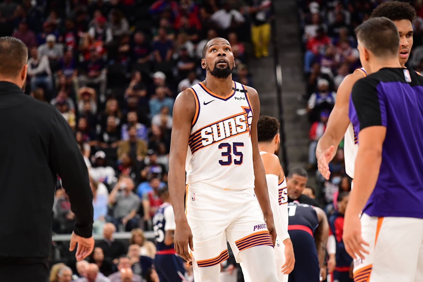 INGLEWOOD, CA - OCTOBER 23: Kevin Durant #35 of the Phoenix Suns looks on during the game against the LA Clippers on October 23, 2024 at Intuit Dome in Los Angeles, California. NOTE TO USER: User expressly acknowledges and agrees that, by downloading and/or using this Photograph, user is consenting to the terms and conditions of the Getty Images License Agreement. Mandatory Copyright Notice: Copyright 2024 NBAE (Photo by Adam Pantozzi/NBAE via Getty Images)