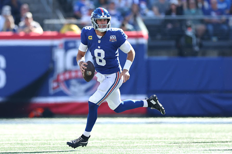 EAST RUTHERFORD, NEW JERSEY - OCTOBER 20: Daniel Jones #8 of the New York Giants in action against the Philadelphia Eagles at MetLife Stadium on October 20, 2024 in East Rutherford, New Jersey. (Photo by Luke Hales/Getty Images)