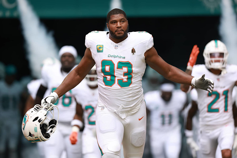 MIAMI GARDENS, FLORIDA - OCTOBER 27: Calais Campbell #93 of the Miami Dolphins enters the field to face the Arizona Cardinals at Hard Rock Stadium on October 27, 2024 in Miami Gardens, Florida. (Photo by Carmen Mandato/Getty Images)