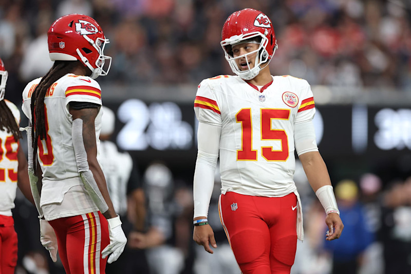 LAS VEGAS, NEVADA - OCTOBER 27: Patrick Mahomes #15 and DeAndre Hopkins #8 of the Kansas City Chiefs talk in the second quarter of a game against the Las Vegas Raiders at Allegiant Stadium on October 27, 2024 in Las Vegas, Nevada. (Photo by Christian Petersen/Getty Images)