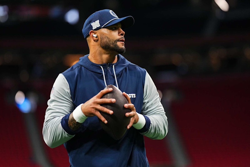 ATLANTA, GA - NOVEMBER 03: Dak Prescott #4 of the Dallas Cowboys warms up prior to an NFL football game against the Atlanta Falcons at Mercedes-Benz Stadium on November 3, 2024 in Atlanta, Georgia. (Photo by Cooper Neill/Getty Images)