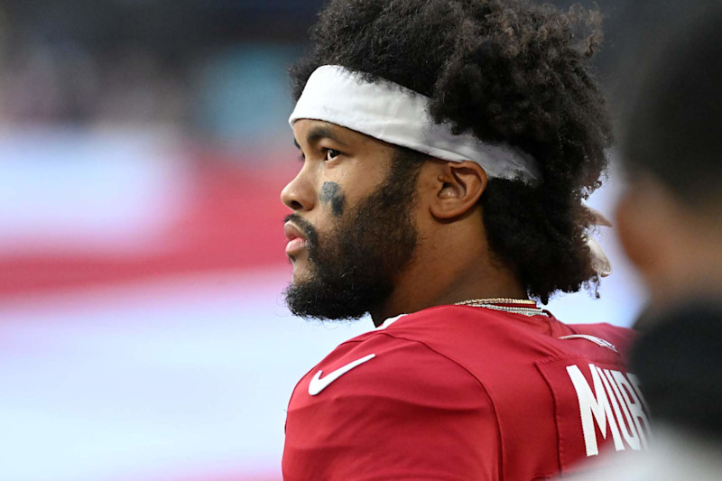 GLENDALE, ARIZONA - NOVEMBER 10: Kyler Murray #1 of the Arizona Cardinals prepares for a game against the New York Jets at State Farm Stadium on November 10, 2024 in Glendale, Arizona. (Photo by Norm Hall/Getty Images)