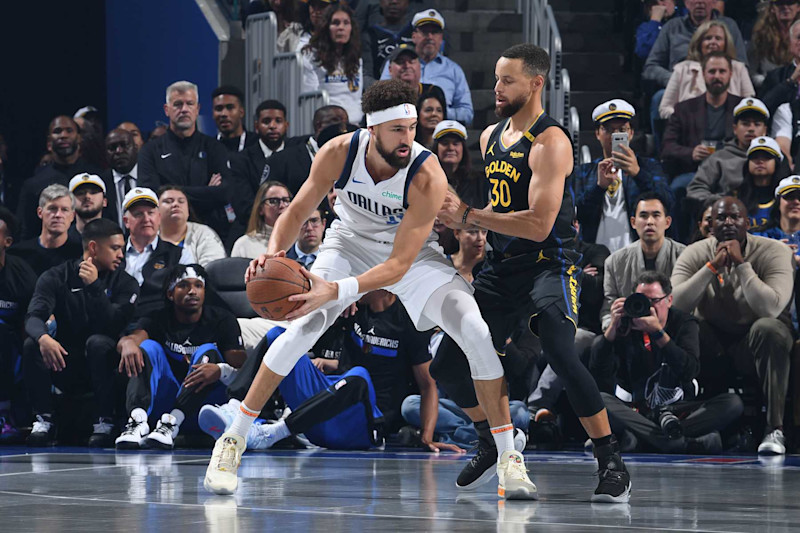 Klay Thompson's Return to GS Celebrated by Fans as Steph Curry, Warriors  Beat Mavs | News, Scores, Highlights, Stats, and Rumors | Bleacher Report