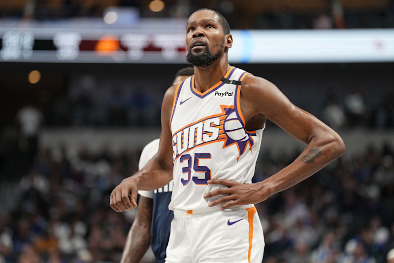 DALLAS, TX - NOVEMBER 8: Kevin Durant #35 of the Phoenix Suns looks on during the game against the Dallas Mavericks on November 6, 2024 at the American Airlines Center in Dallas, Texas. NOTE TO USER: User expressly acknowledges and agrees that, by downloading and or using this photograph, User is consenting to the terms and conditions of the Getty Images License Agreement. Mandatory Copyright Notice: Copyright 2024 NBAE (Photo by Glenn James/NBAE via Getty Images)