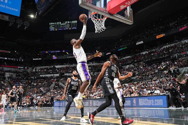 SAN ANTONIO, TX - NOVEMBER 15: LeBron James #23 of the Los Angeles Lakers drives to the basket during the game against the San Antonio Spurs during the Emirates NBA Cup game on November 15, 2024 at the Frost Bank Center in San Antonio, Texas. NOTE TO USER: User expressly acknowledges and agrees that, by downloading and or using this photograph, user is consenting to the terms and conditions of the Getty Images License Agreement. Mandatory Copyright Notice: Copyright 2024 NBAE (Photos by Jesse D. Garrabrant/NBAE via Getty Images)