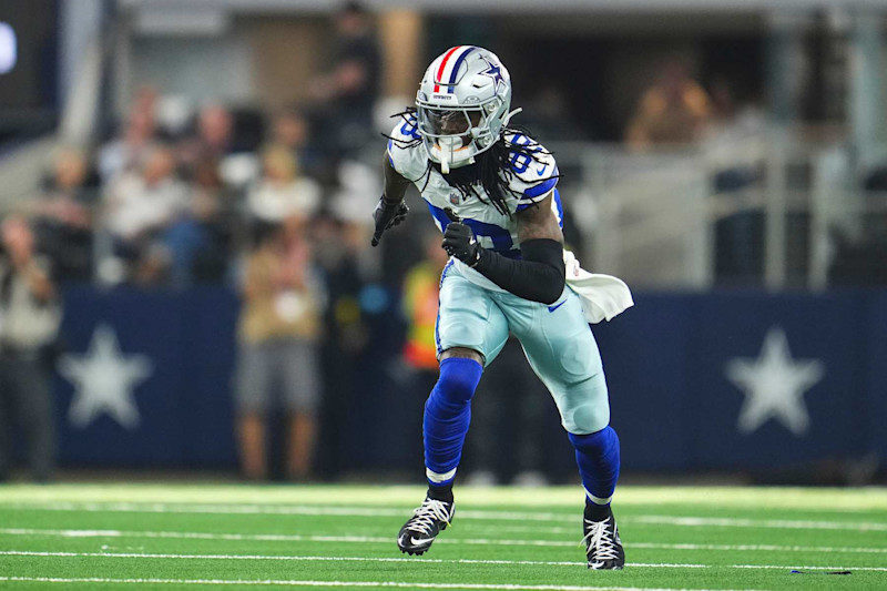 ARLINGTON, TX - NOVEMBER 10: CeeDee Lamb #88 of the Dallas Cowboys runs a route during an NFL football game against the Philadelphia Eagles at AT&T Stadium on November 10, 2024 in Arlington, Texas. (Photo by Cooper Neill/Getty Images)