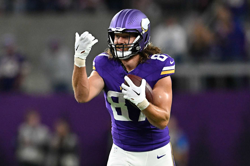 MINNEAPOLIS, MINNESOTA - NOVEMBER 3: T.J. Hockenson #87 of the Minnesota Vikings warms up before the game against the Indianapolis Colts at U.S. Bank Stadium on November 3, 2024 in Minneapolis, Minnesota. The Vikings defeated the Colts 21-13. (Photo by Stephen Maturen/Getty Images)