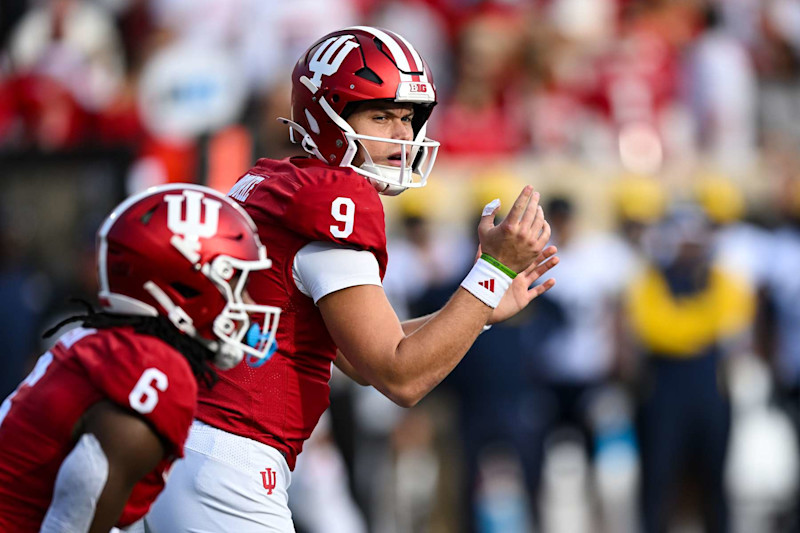 BLOOMINGTON, IN - NOVEMBER 09: Indiana Hoosiers QB Kurtis Rourke (9) during a college football game between the Michigan Wolverines and Indiana Hoosiers on November 9, 2024 at Memorial Stadium in Bloomington, IN (Photo by James Black/Icon Sportswire via Getty Images)