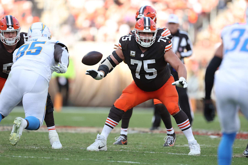 CLEVELAND, OHIO - NOVEMBER 03: Joel Bitonio #75 of the Cleveland Browns plays against the Los Angeles Chargers at Cleveland Browns Stadium on November 03, 2024 in Cleveland, Ohio. (Photo by Gregory Shamus/Getty Images)