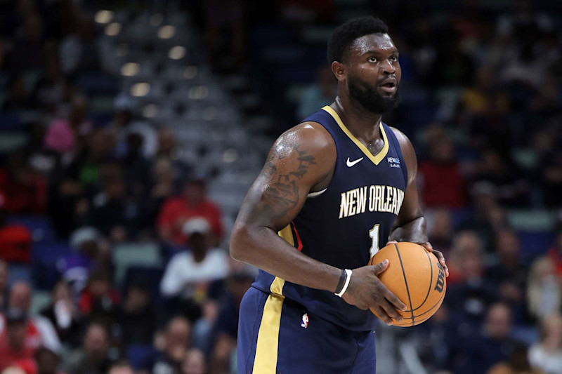 NEW ORLEANS, LOUISIANA - NOVEMBER 06: Zion Williamson #1 of the New Orleans Pelicans drives with the ball against the Cleveland Cavaliers during the second half at the Smoothie King Center on November 06, 2024 in New Orleans, Louisiana. NOTE TO USER: User expressly acknowledges and agrees that, by downloading and or using this Photograph, user is consenting to the terms and conditions of the Getty Images License Agreement. (Photo by Jonathan Bachman/Getty Images)