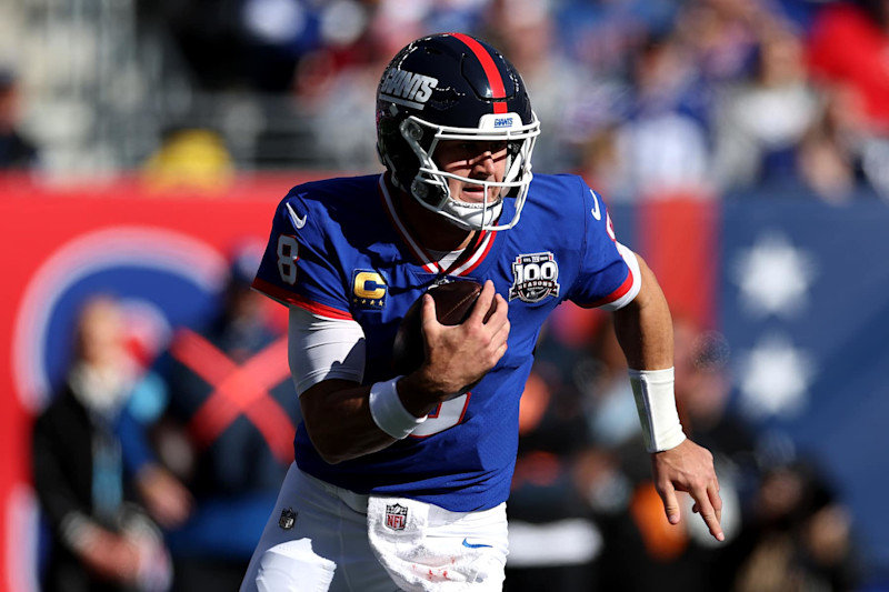 EAST RUTHERFORD, NEW JERSEY - NOVEMBER 03: Daniel Jones #8 of the New York Giants in action against the Washington Commanders at MetLife Stadium on November 03, 2024 in East Rutherford, New Jersey. (Photo by Luke Hales/Getty Images)