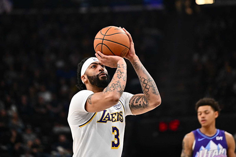 SALT LAKE CITY, UT - DECEMBER 1: Anthony Davis #3 of the Los Angeles Lakers shoots a free throw during the game against the Utah Jazz on December 1, 2024 at Delta Center in Salt Lake City, Utah. NOTE TO USER: User expressly acknowledges and agrees that, by downloading and or using this Photograph, User is consenting to the terms and conditions of the Getty Images License Agreement. Mandatory Copyright Notice: Copyright 2024 NBAE (Photo by Jamie Sabau/NBAE via Getty Images)