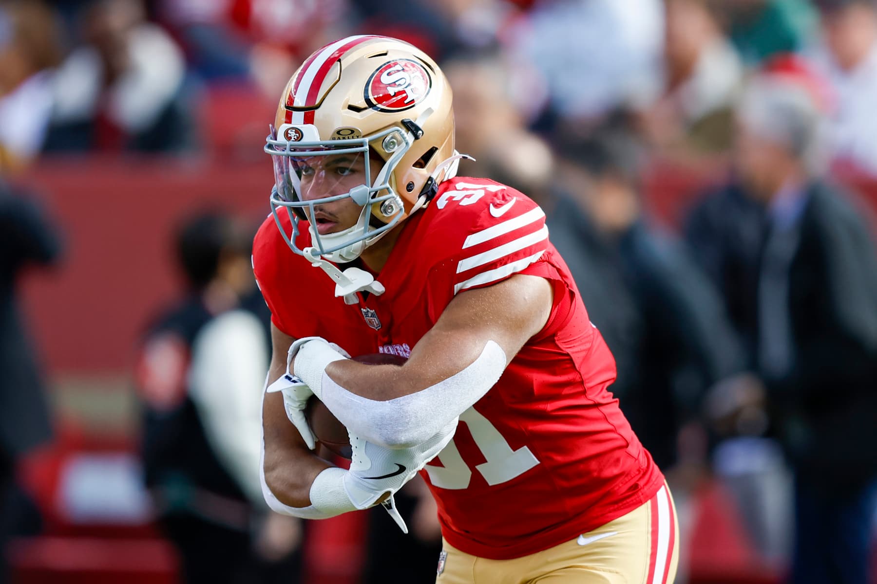 SANTA CLARA, CALIFORNIA - NOVEMBER 17: Isaac Guerendo #31 of the San Francisco 49ers warms up before a game against the Seattle Seahawks at Levi's Stadium on November 17, 2024 in Santa Clara, California. (Photo by Lachlan Cunningham/Getty Images)